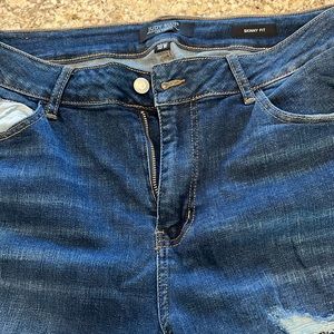 Judy Blue size 18 jeans. Skinny fit. Distressed